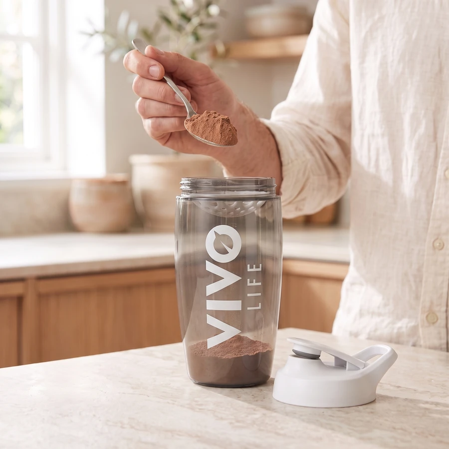 Krok 2: wsyp odmierzoną porcję do shakera Vivo Life Eco Zen