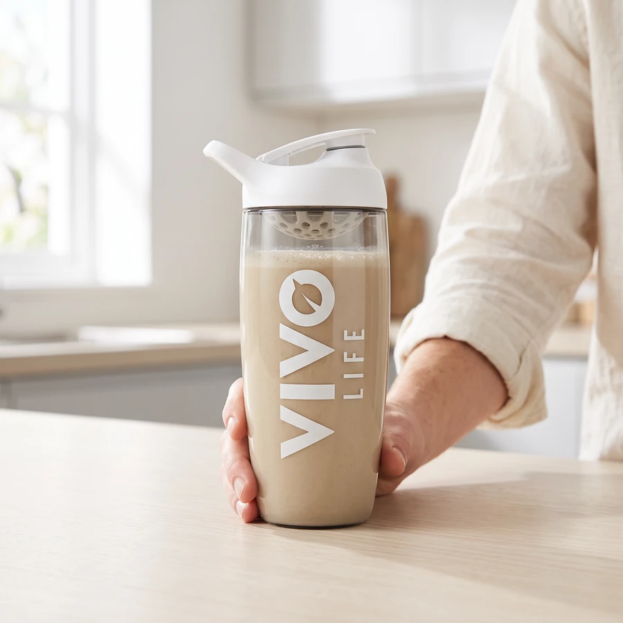 Krok 3: gotowy koktajl z Clean Protein bezsmakowym w shakerze Vivo Life Eco Zen
